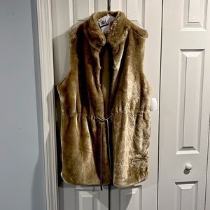 Micheal Kors khaki fur vest Large